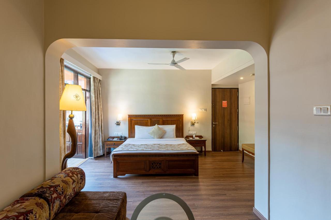 Neelams The Grand Hotel Calangute Esterno foto