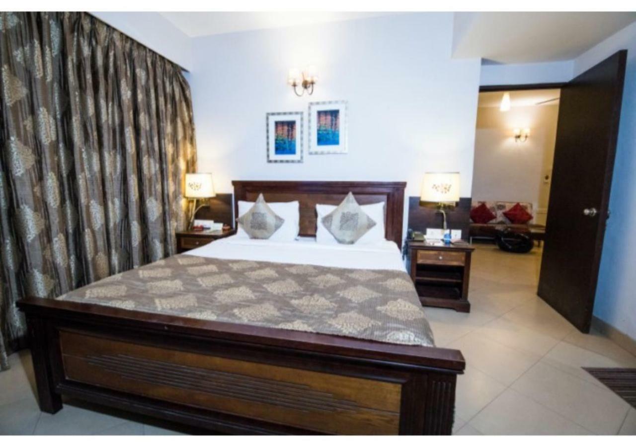 Neelams The Grand Hotel Calangute Esterno foto