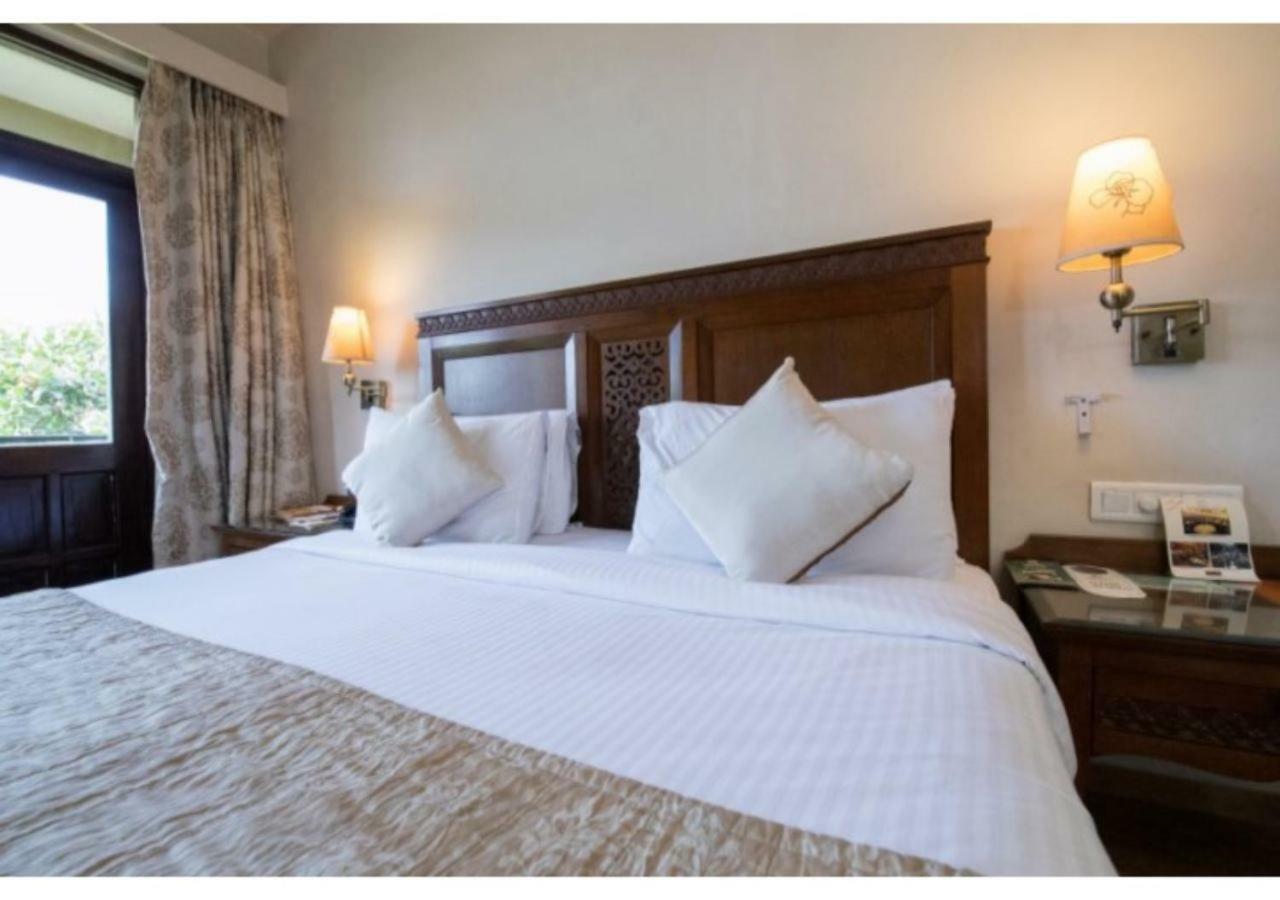 Neelams The Grand Hotel Calangute Esterno foto